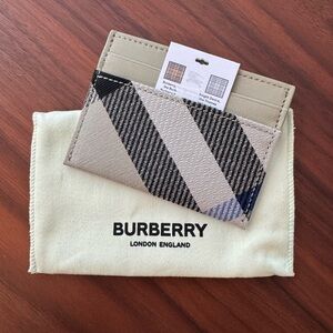 NWT Burberry Beige check Card Holder